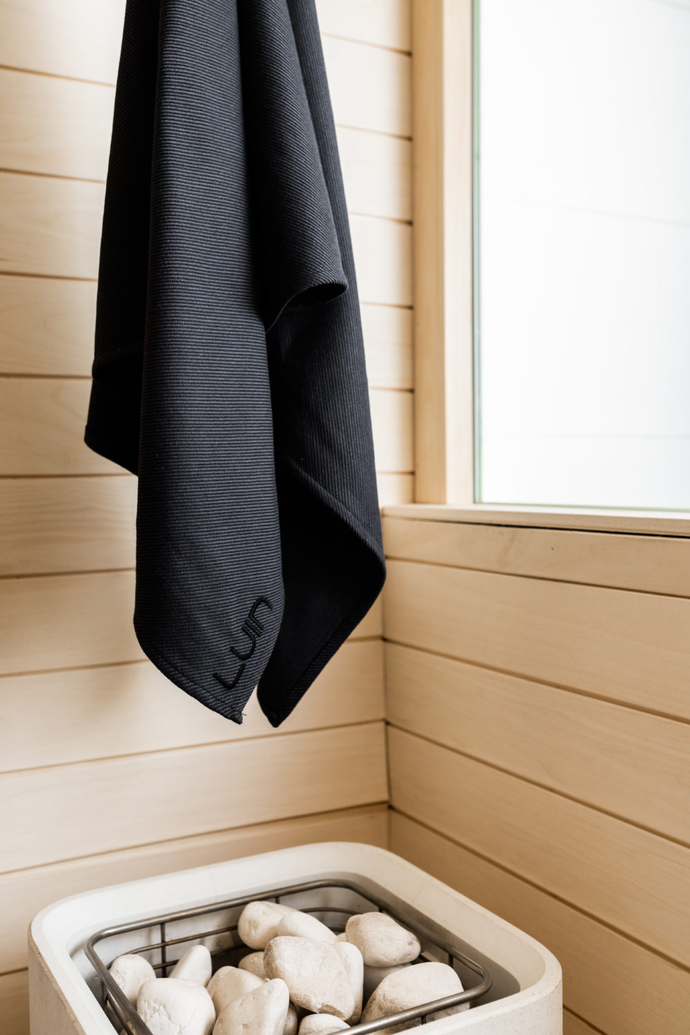Snugg Sauna Bench & Seat Towel 150x60 Black