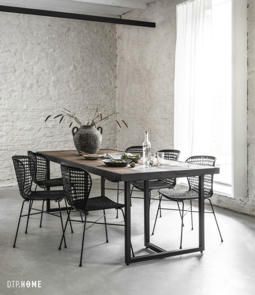 Criss Cross dining table