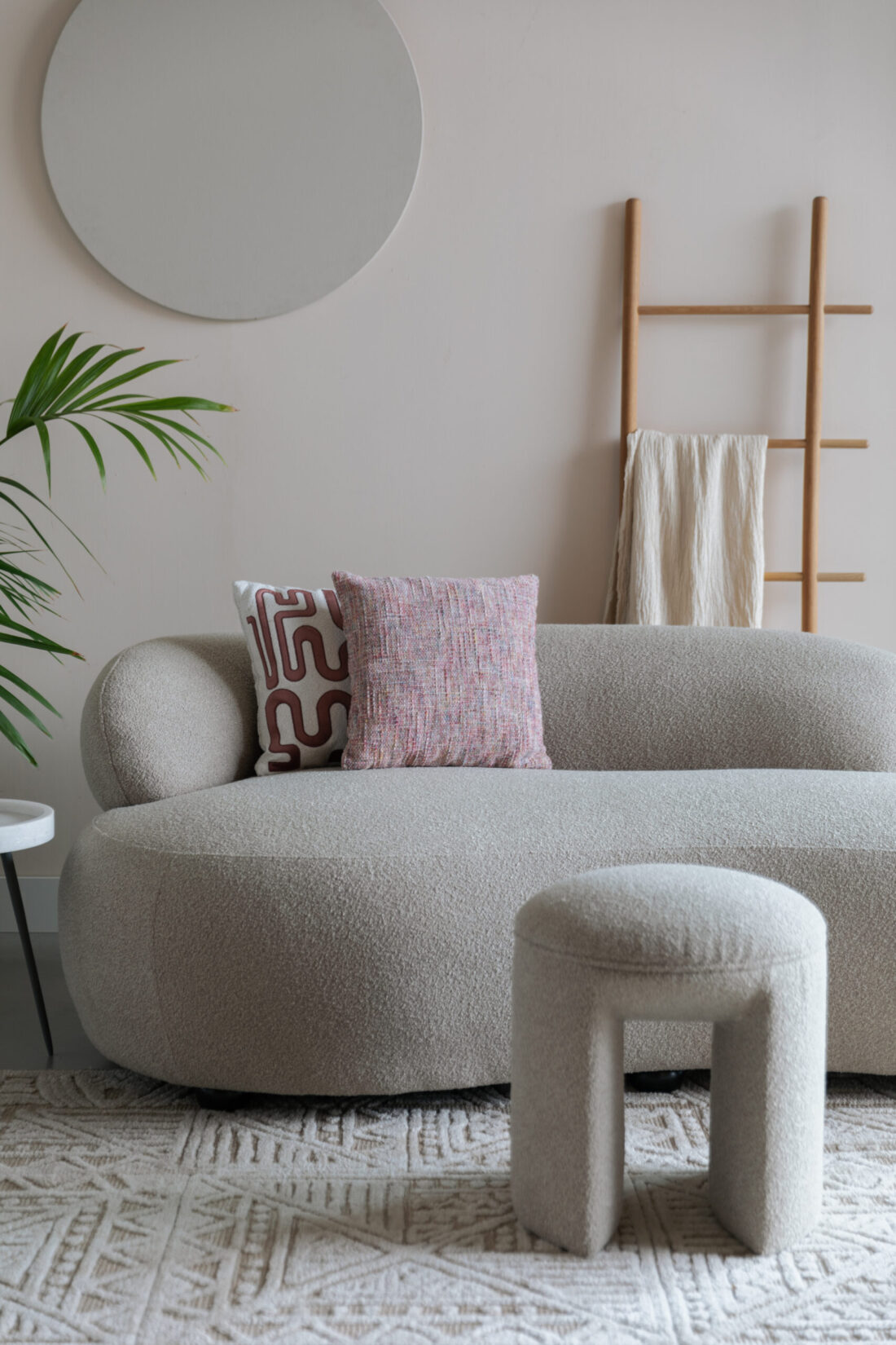 Sydney tyyny pinkki_olohupneen sisustus