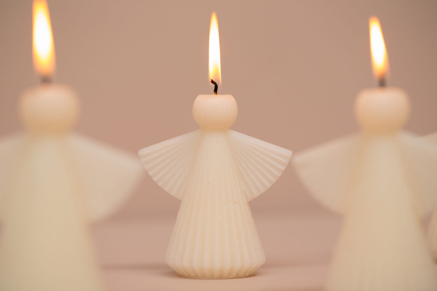 SNUGG_Käsintehdyt enkelikynttilät