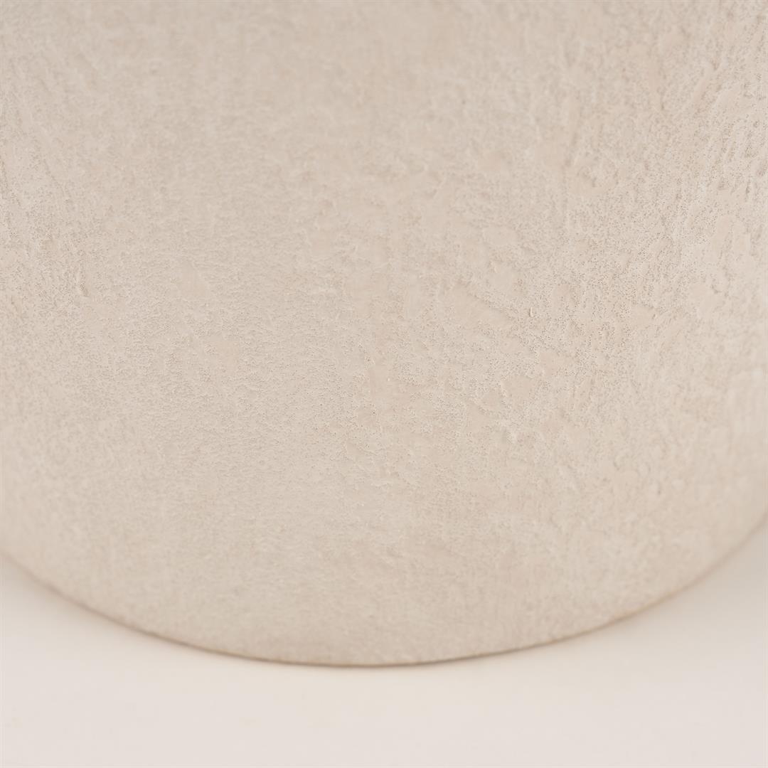 Linjakas korkea saviruukku luonnonvalkoinen